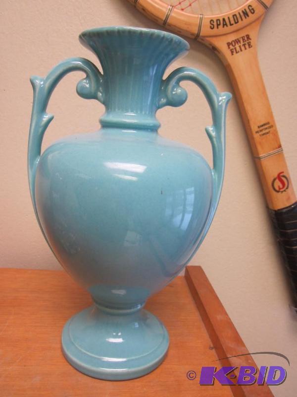 lot 46 image: Vase