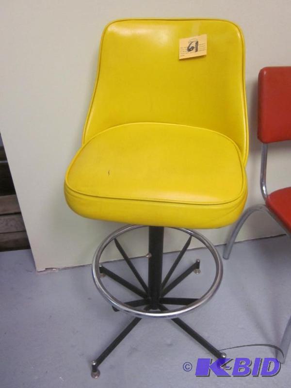 lot 61 image: Retro metal and yellow vinyl bar stool, small...