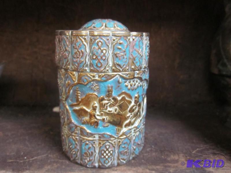 lot 84 image: Antique Chinese enamel over copper snuff jar ...