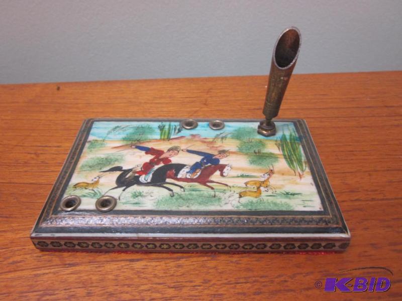 lot 93 image: Hand painted Chinese antique pen holder.   &n...