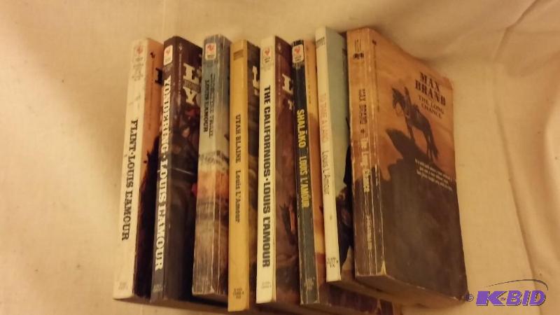 Large Lot of Louis LAmour Books...