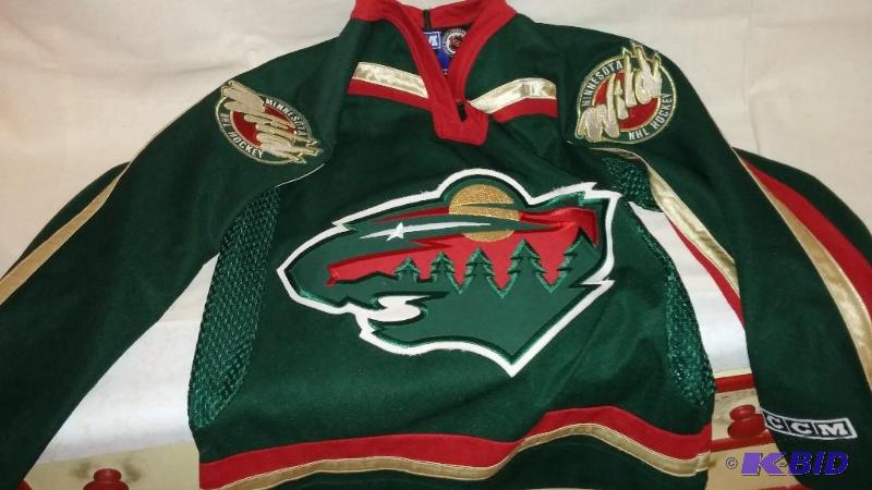 Size Large Wild Pull Over Jacket...