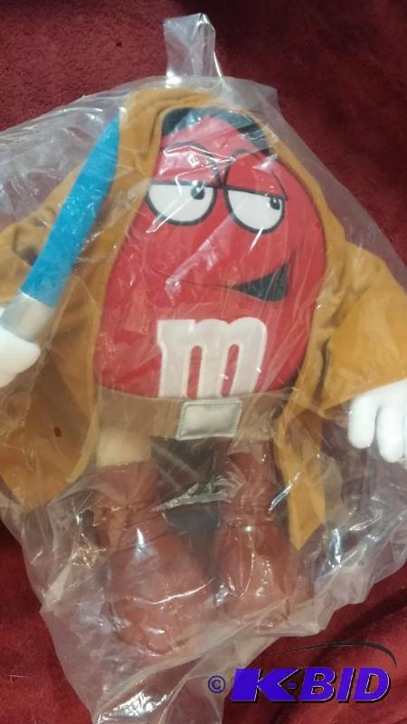 lot 117 image: STAR WARS CHOCOLATE MPIRE RED AS OBI WAN GIAN...