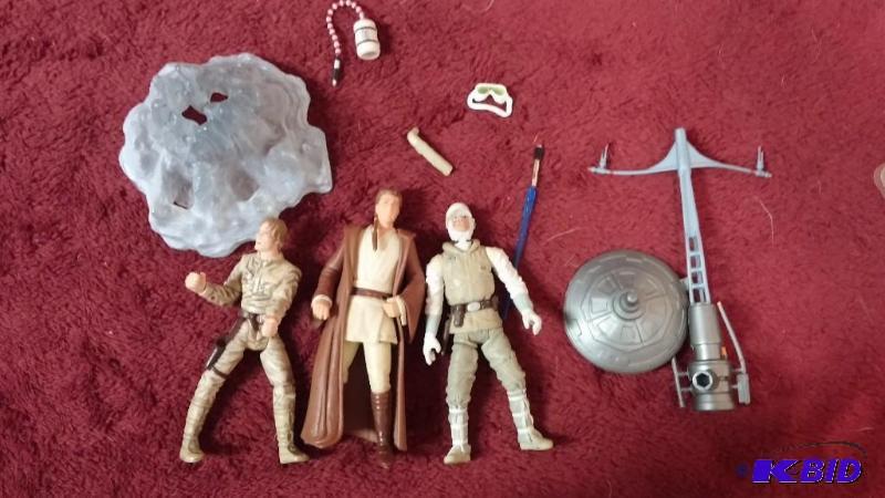 lot 123 image: LOT OF 3 LOOSE FIGURES. LUKE BESPIN, LUKE WAP...