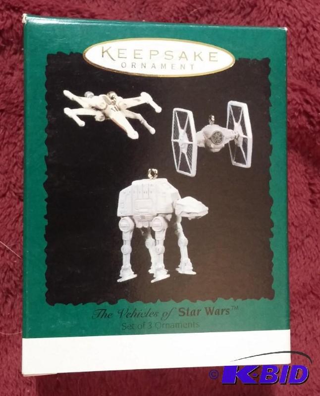 lot 137 image: HALLMARK ORNAMENT 1996 THE VEHICLES OF STAR W...
