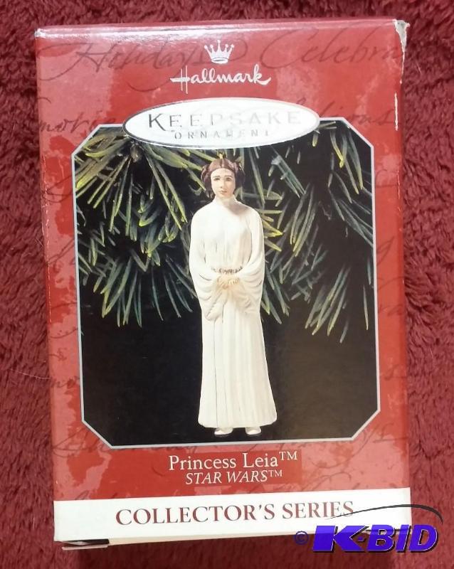 lot 141 image: HALLMARK ORNAMENT 1998 PRINCESS LEIA NEVER BE...