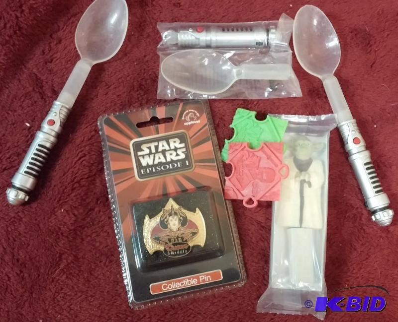 lot 165 image: LOT OF STAR WARS STUFF, 2 FRITO LAY STAR PICS...