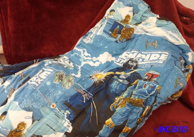 lot 181 image: EMPIRE STRIKES BACK SLEEPING BAG...