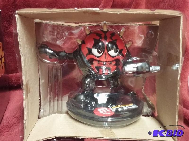 lot 4 image: STAR WARS CHOCOLATE MPIRE RED AS DARTH MAUL F...