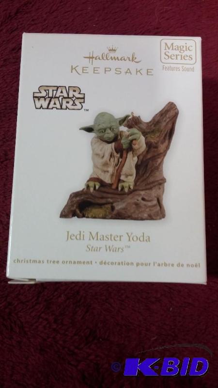 lot 51 image: HALLMARK ORNAMENT 2011 JEDI MASTER YODA NEVER...