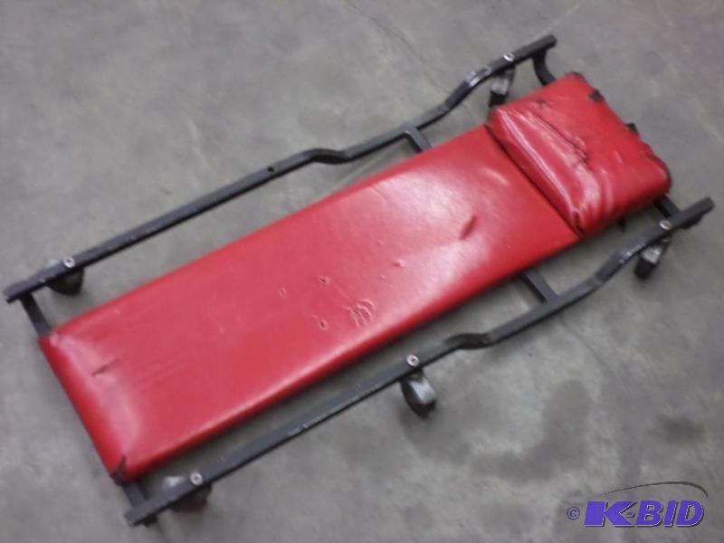 lot 21 image: Padded Floor Creeper...