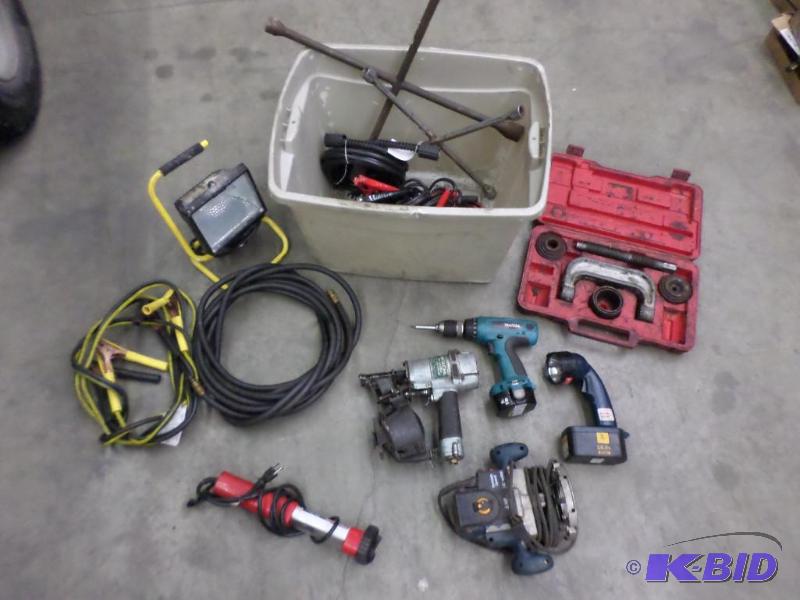 lot 24 image: Lot Of Misc Hand & Power Tools, Jumper C...