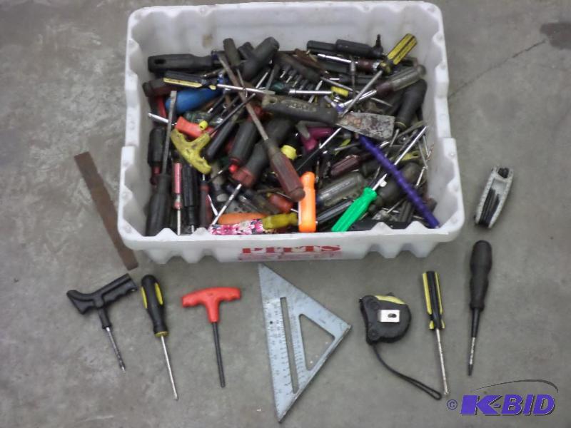 lot 46 image: Tote Of Misc Hand Tools & Etc...