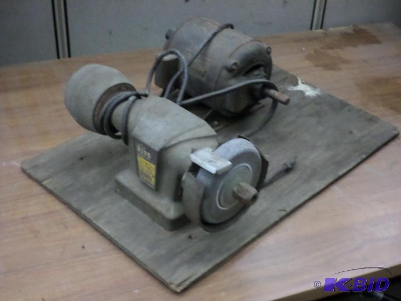 lot 70 image: King Dual-Wheel Grinder...