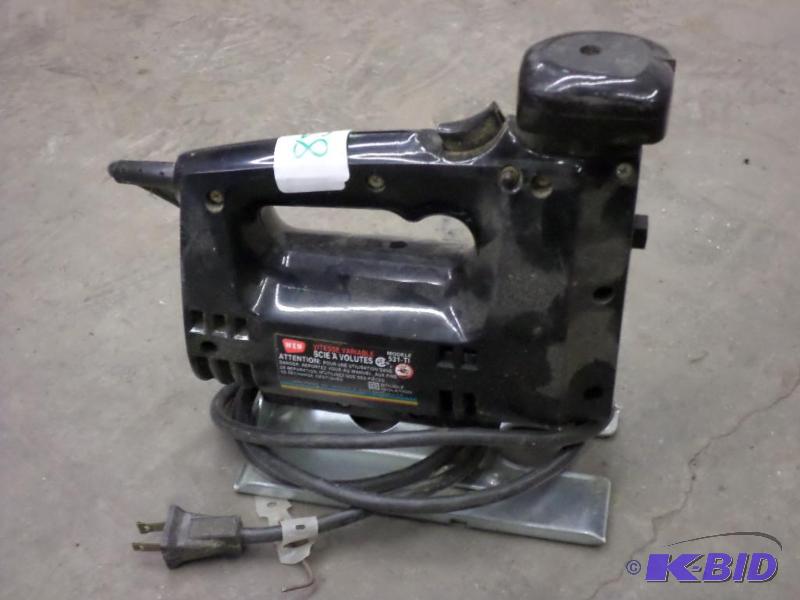 lot 85 image: WEN Variable Speed Scroll Saw...