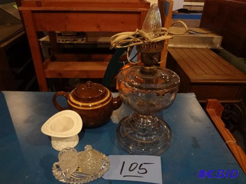 lot 105 image: Glass Lamp