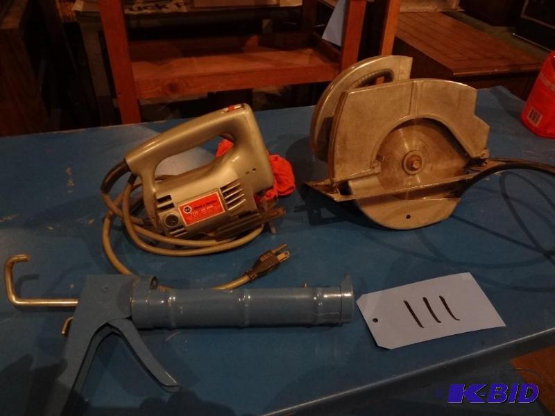 lot 111 image: Saws
