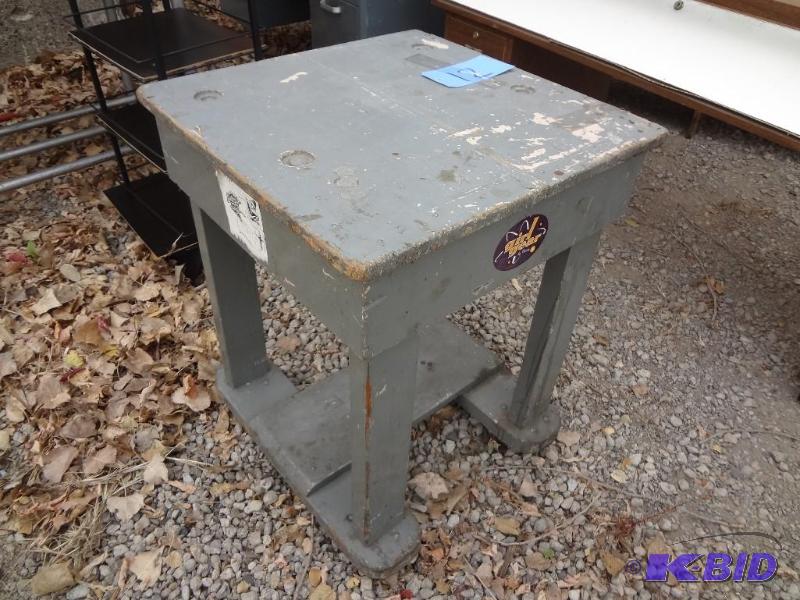 lot 12 image: Heavy Duty Wheeled Tool Stand