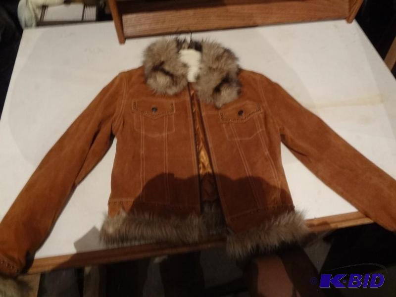 lot 125 image: Jackets