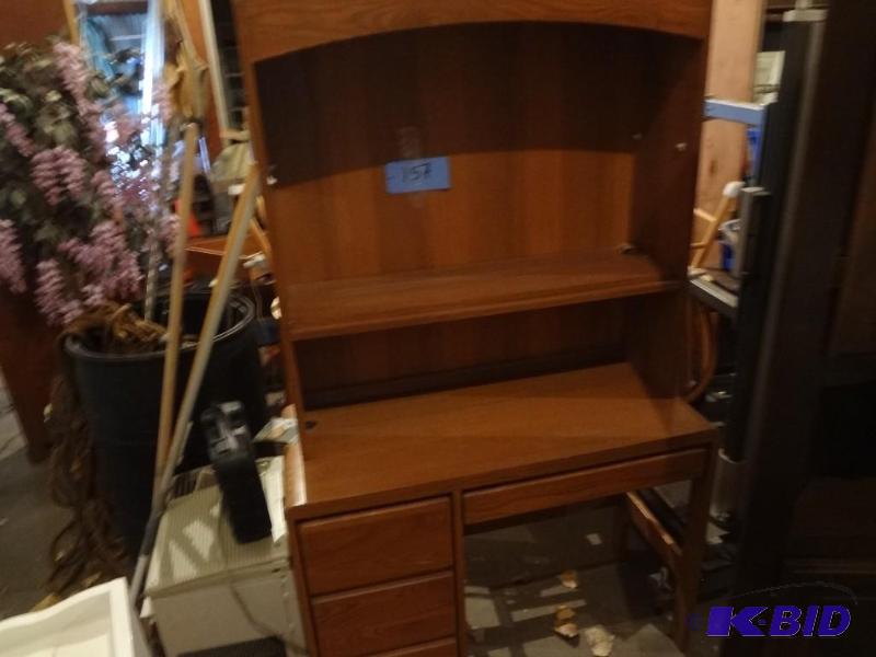 lot 157 image: Oak Desk wTop