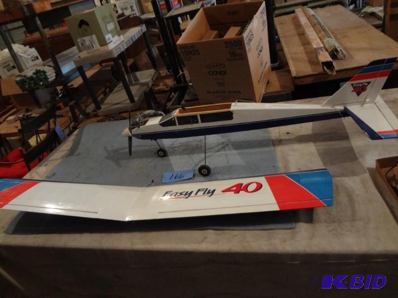 lot 166 image: Easy Fly 40