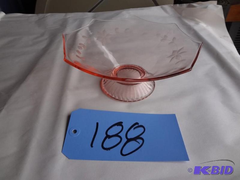 lot 188 image: Pink Depression Glass Dish