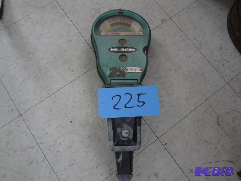 lot 225 image: Parking Meter