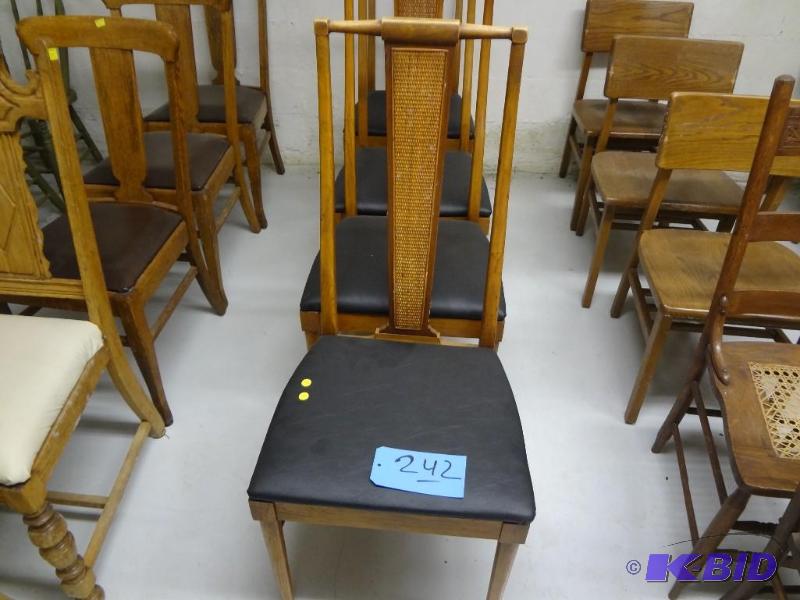 lot 242 image: Four Mid-Century Modern Chairs