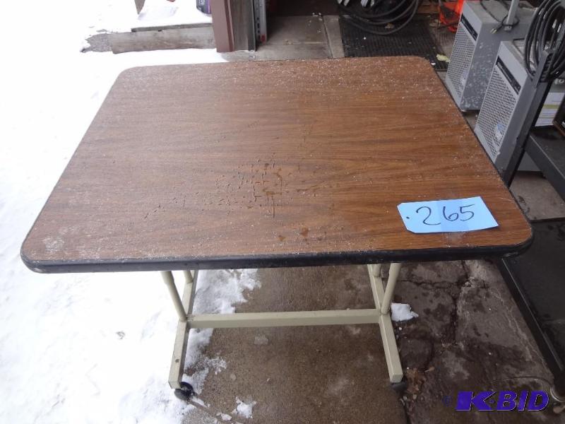 lot 265 image: Height Adjustable Wheeled Table