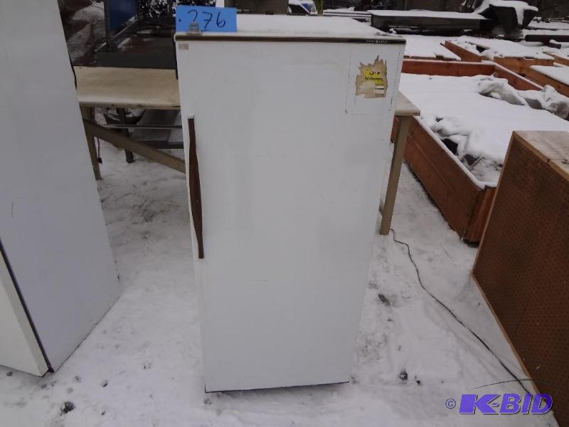 lot 276 image: Smaller Fridge