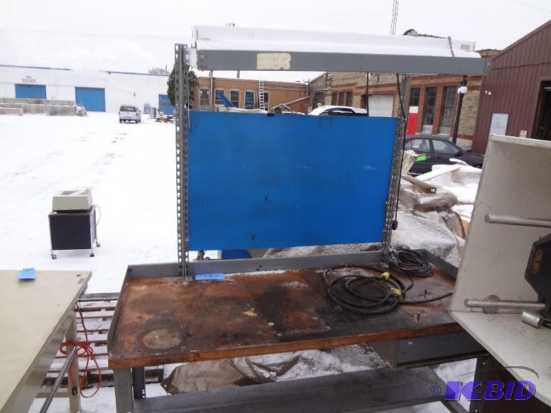 lot 282 image: Metal Work Station wlight