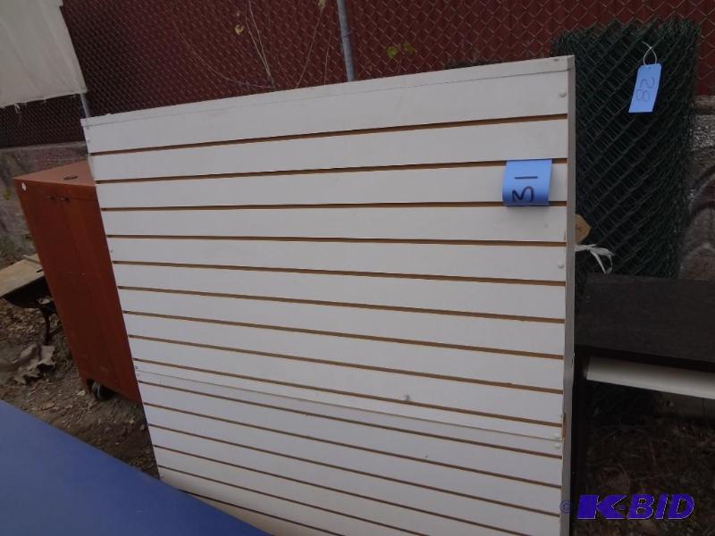 lot 31 image: Slat Wall Display