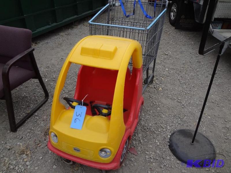 lot 36 image: ShoppingKids Cart