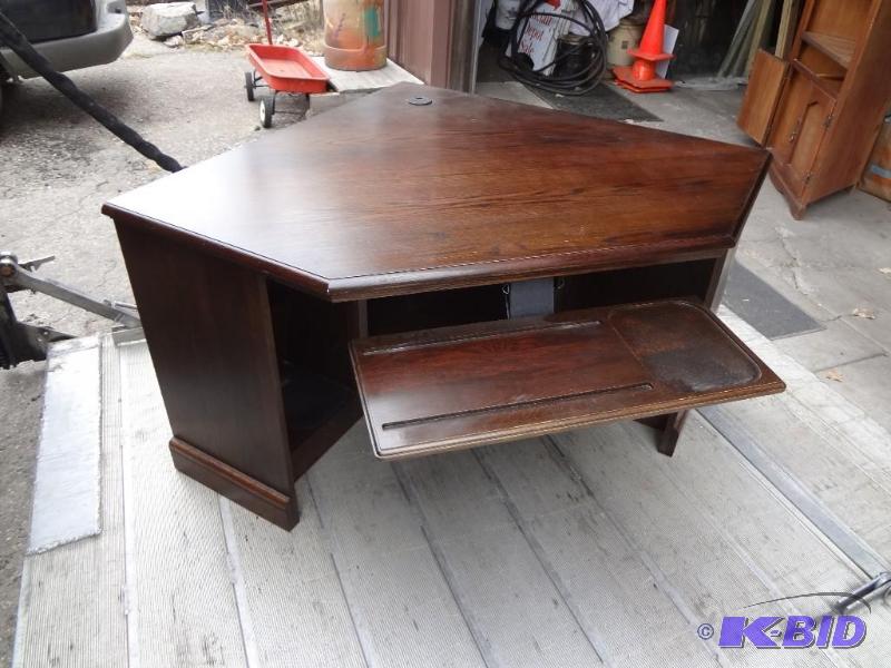 lot 4 image: Dark Wood Corner Unit