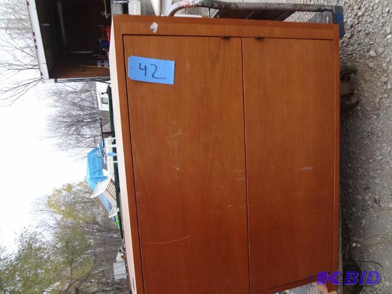 lot 42 image: Large Wooden Cabinet