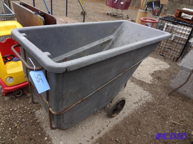 lot 55 image: Large Dump Cart