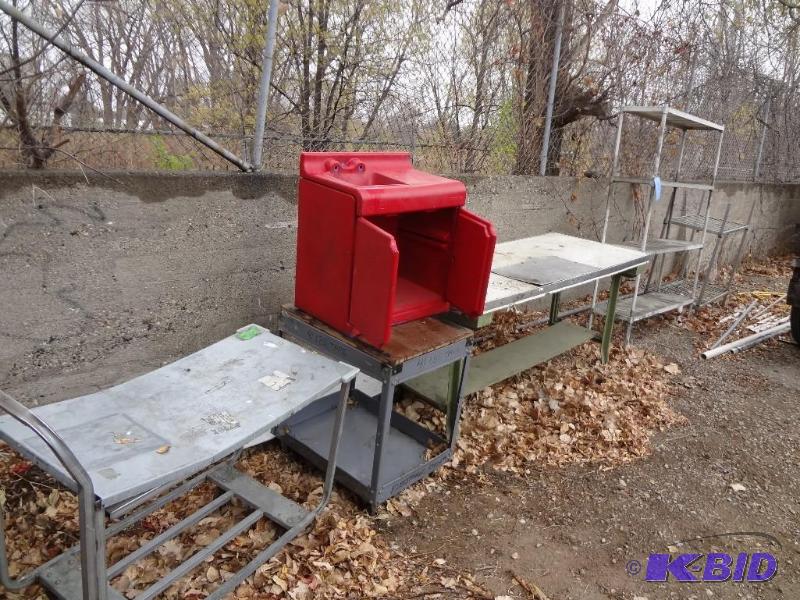 lot 59 image: One lot, Shelfs,Carts, Table