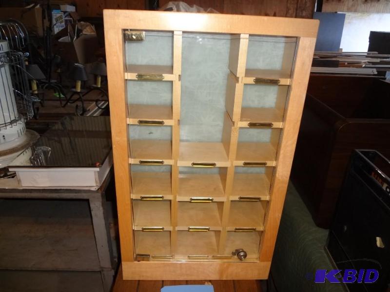 lot 62 image: Wood Case