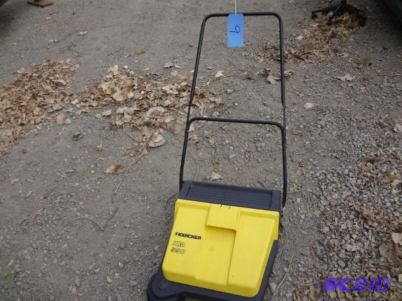 lot 9 image: Karcher Sweeper