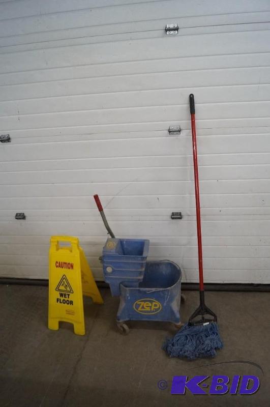Mop bucket