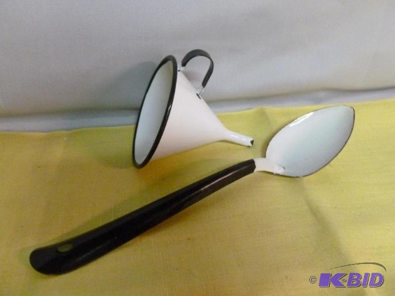 lot 111 image: Lot of two vintage black and white porcelain ...