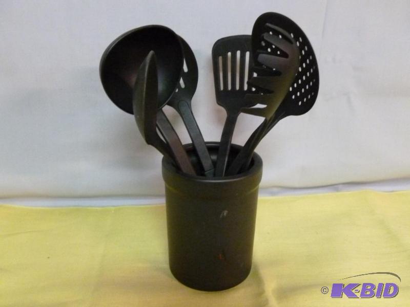 lot 113 image: Nice seven piece kitchen utensil set that inc...
