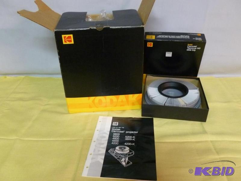 lot 146 image: Kodak Carousal Projector model 4400, comes in...