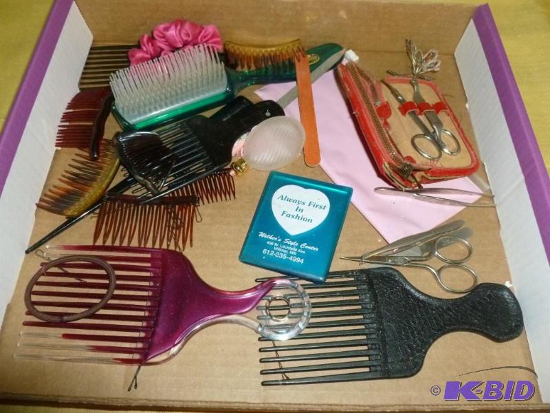 lot 171 image: Large lot of hair care and beauty items that ...