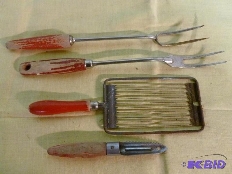 lot 182 image: Lot of four vintage red wood handled kitchen ...