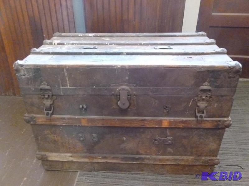 lot 203 image: Large antique storage trunk that measures 20&...