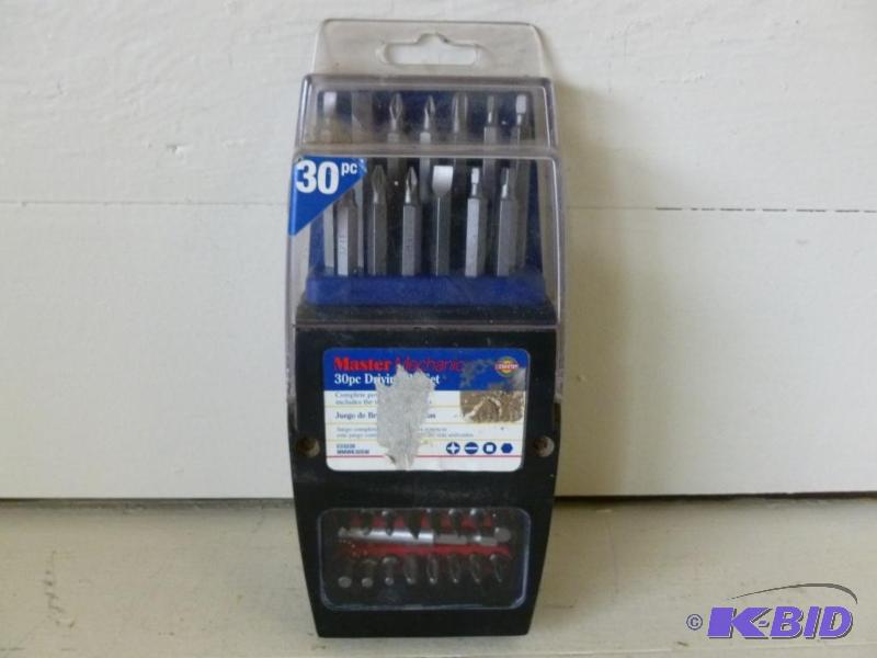 lot 207 image: Master Mechanic 30 pc. driving bit set, does ...