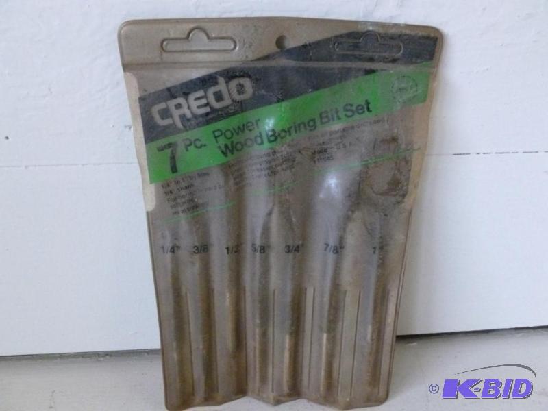 lot 208 image: Credo 7 pc. power wood boring set....