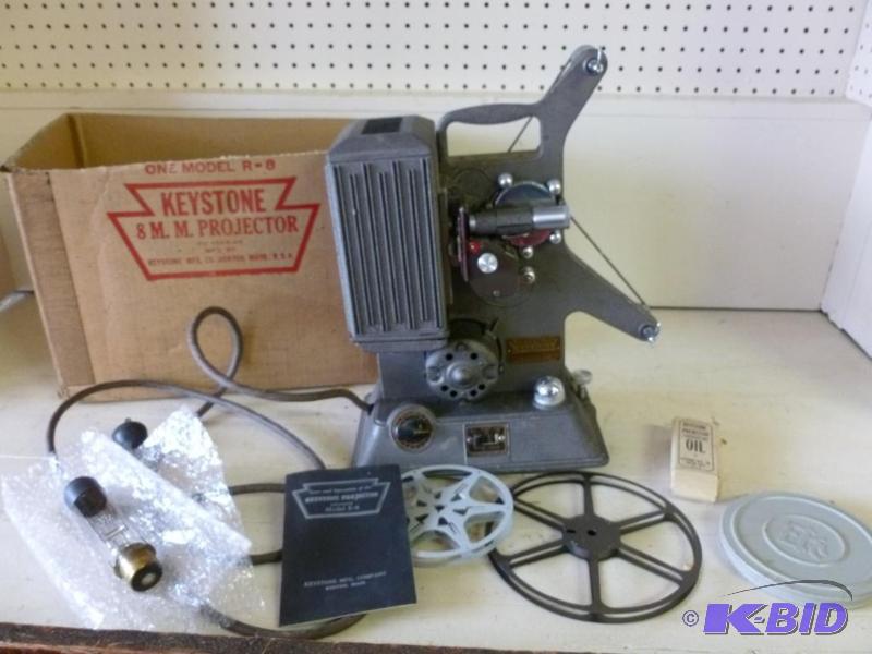 lot 214 image: Vintage Keystone 8mm reel to reel movie proje...