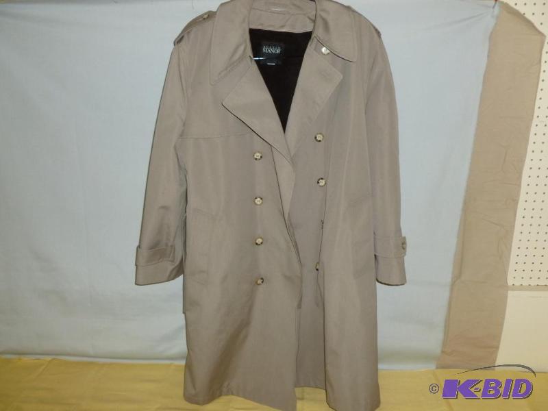 lot 236 image: Austin Manor mens dress coat with insulated ...